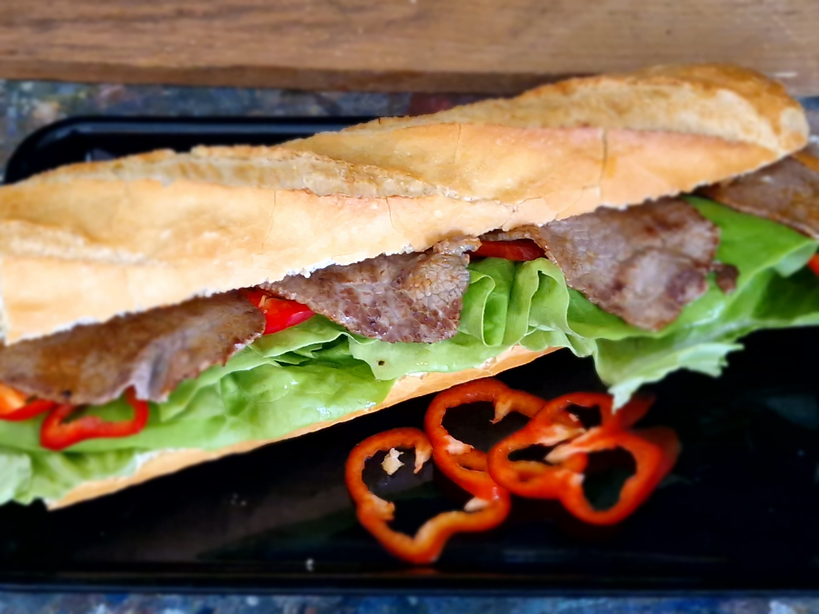 't Kruimelke in Dessel is een broodjesbar met vers gemaakte broodjes, ontbijtmanden, koude smoskes, warme smokes, verse soep, koude schotels, verse pasta en veel meer. Broodjesbar 't Kruimelke in de Kolkstraat 14 te Dessel. Onder leiding van zaakvoerders Gert en Kristien. Deze broodjesbar in de buurt is dagelijks open.